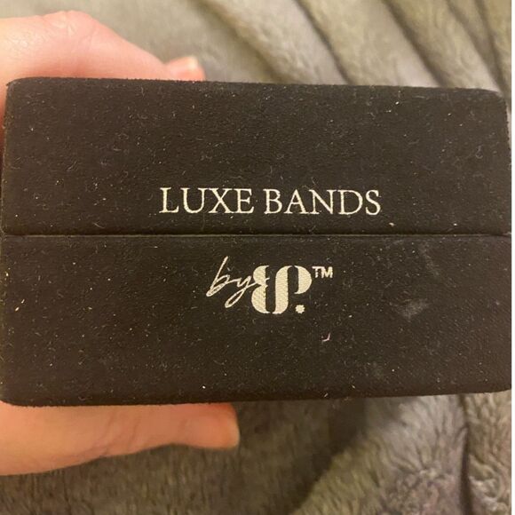 Bomb Party Luxe Bands Ring Stack – Size 7 – Lavender Topaz CZ – Hematite Plated - Picture 2 of 5